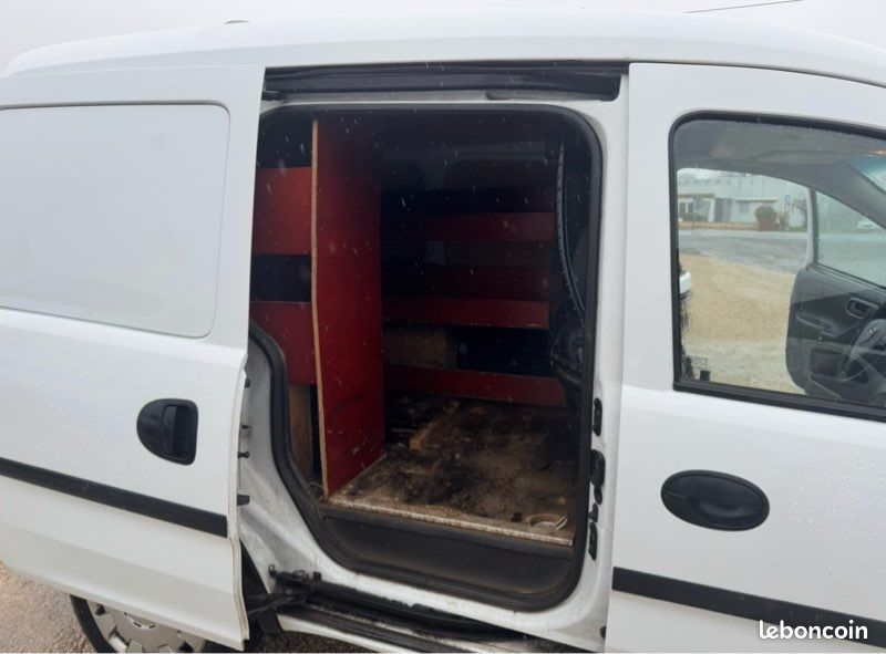 Opel Combo C - 1.3 CDTi 69 / Utilitaire (image 6)