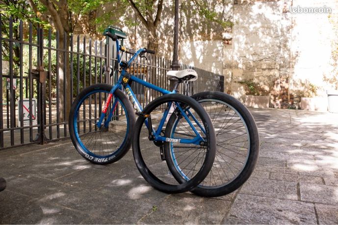 Vélo Cruiser Micargi Largo GT 26 - Pneus Gras, 7 Vitesses, Freins à Disque - Neuf