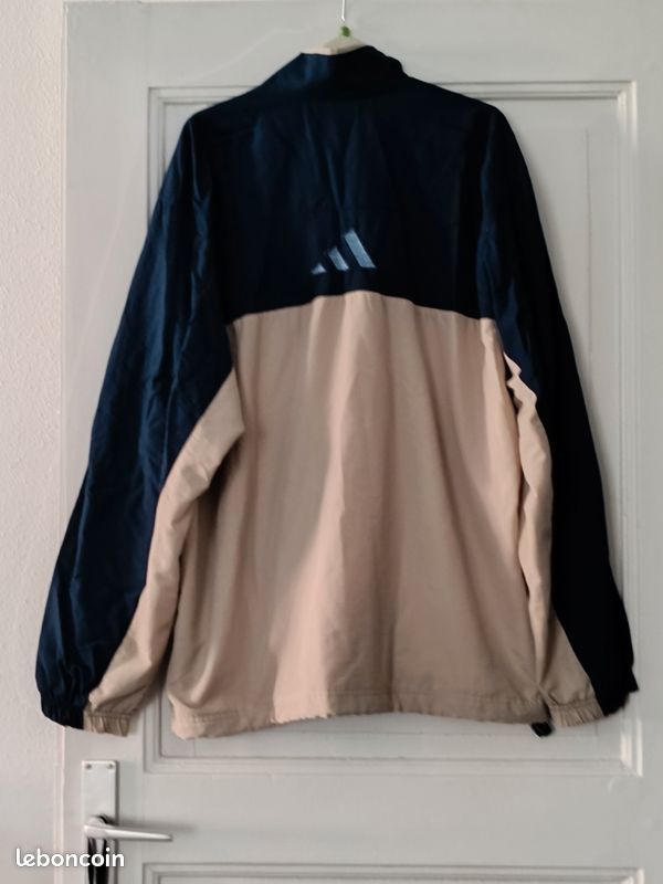 Blouson homme marque Lacoste taille 44/46 (remise en main propre) (image 2)