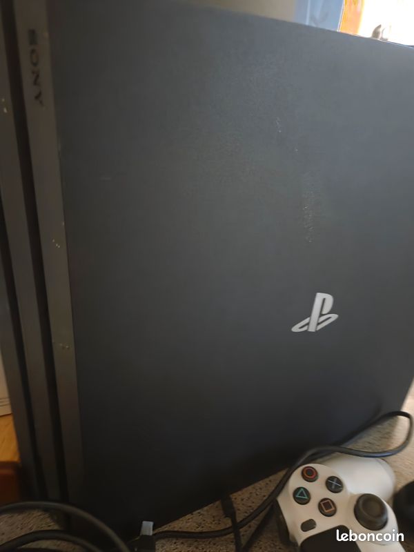 Console ps4 pro avec cables et 1 jeu (image 5)