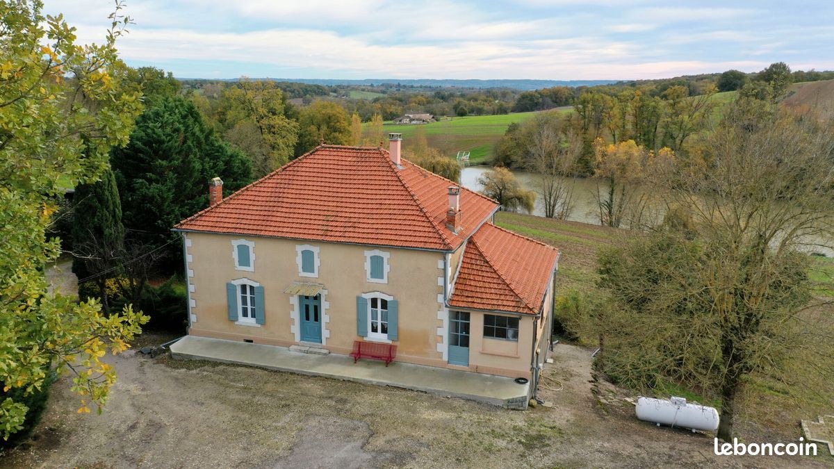 Maison 4 pièces 132 m² · à Saint-Pastour · 132 m² · 450 500 €