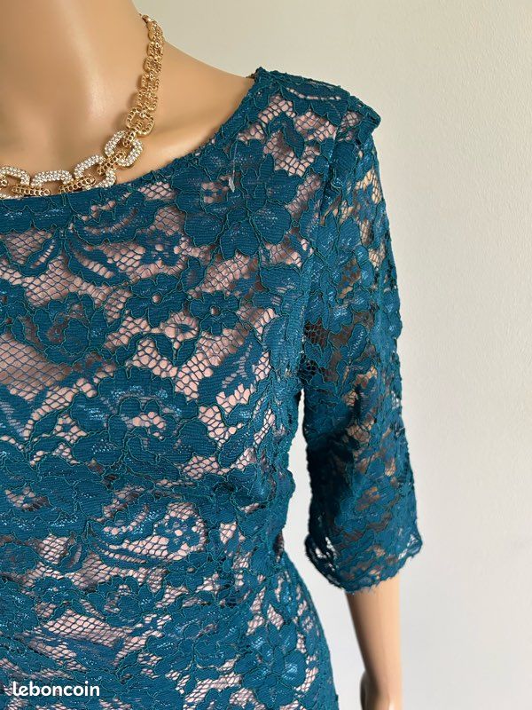 Robe turquoise et beige en dentelle Molly Bracken taille L jamais