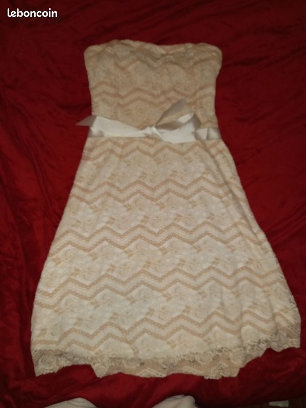 Robe élégante dentelle (image 1)