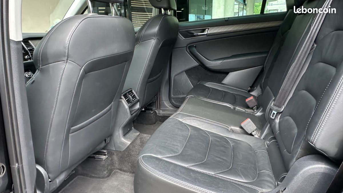 Skoda kodiaq 2.0 tdi 150 ch scr style 4x2 dsg 7pl / toit ouvrant / entretien constructeur (image 12)