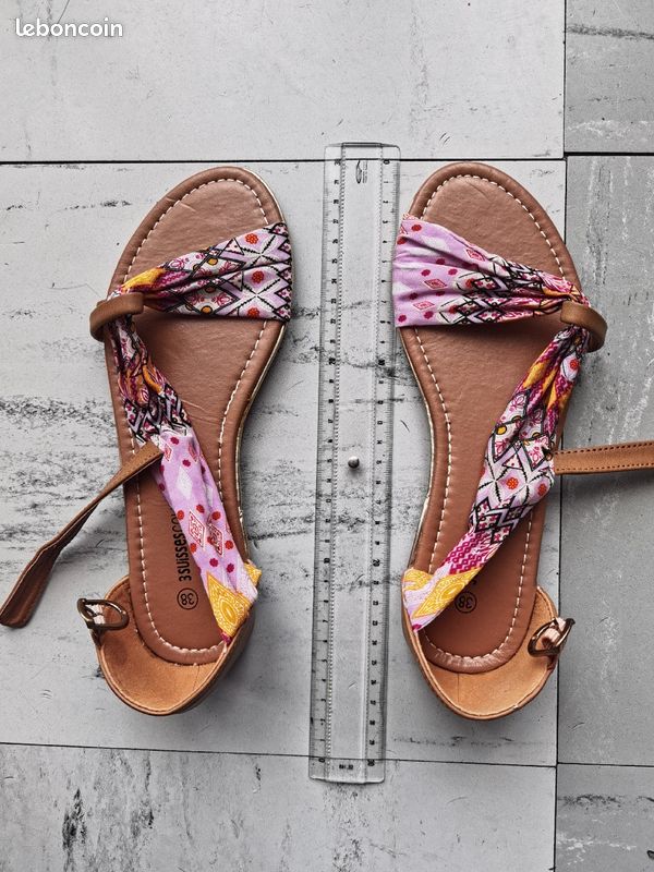 Sandales plates femme T38 imprimées tissu rose Chaussures