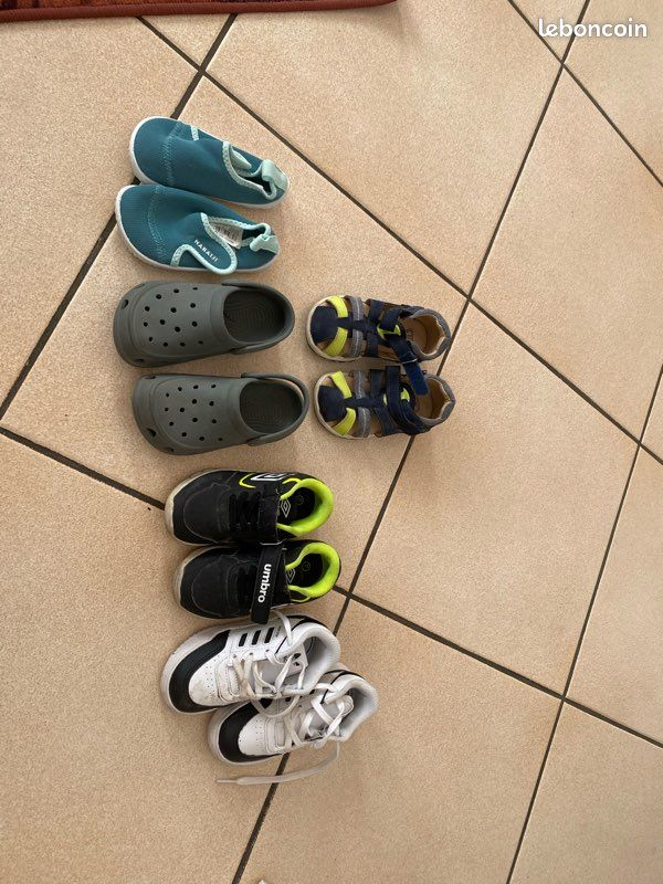 Lot de chaussures garçon pointure 23 au 24/25 Chaussures