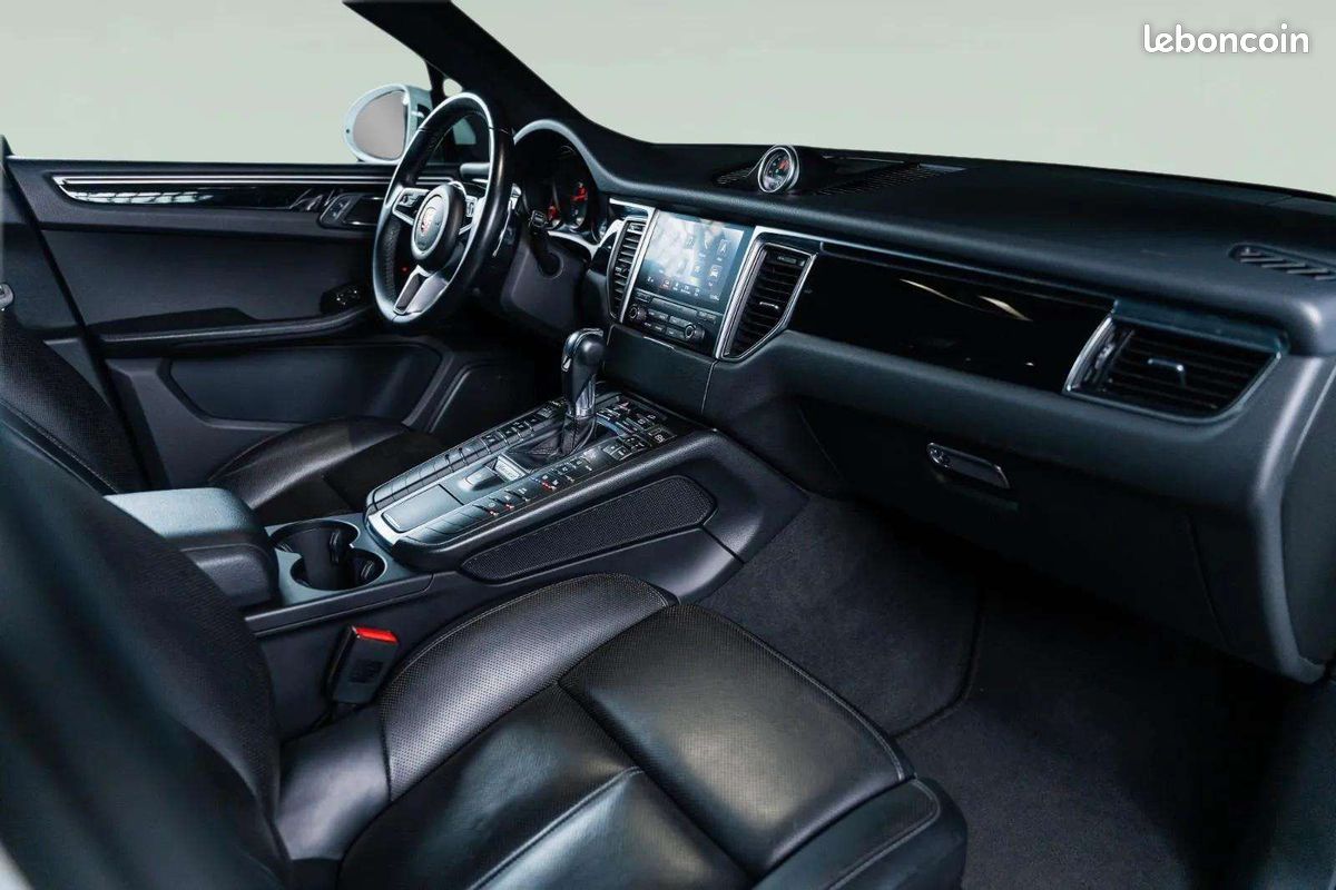 Porsche Macan 2.0 252 ch PDK * Toit Panoramique * Volant Chauffant * Sièges Ventilés * Cuir Noir * Caméra * LED (image 22)
