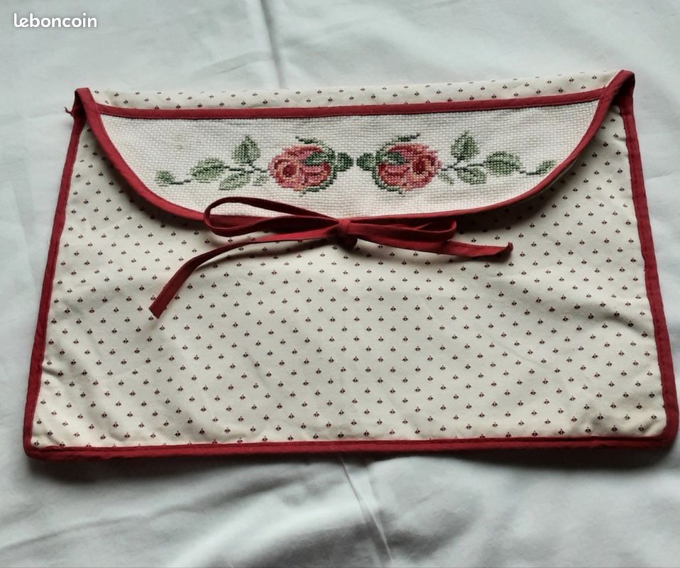 Pochette à ouvrage DMC Loisirs créatifs