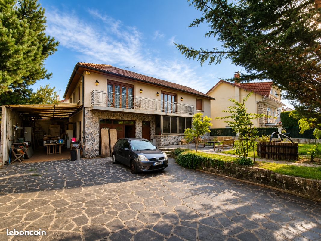 Maison 7 pièces 203 m² · à Coubron · 203 m² · 462 000 €