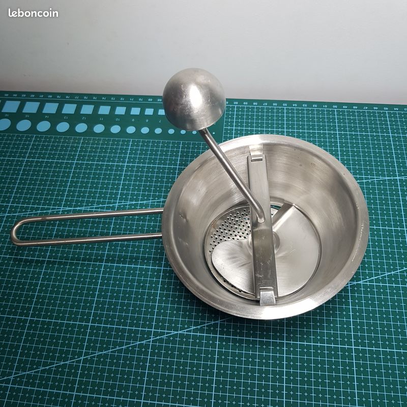Petit Presse Purée Métal (image 1)
