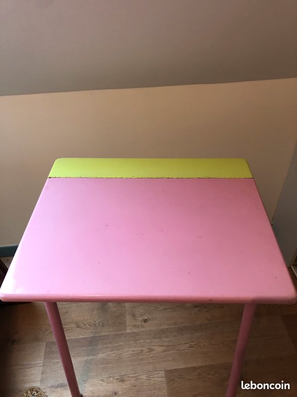 Table d'écolier (image 1)