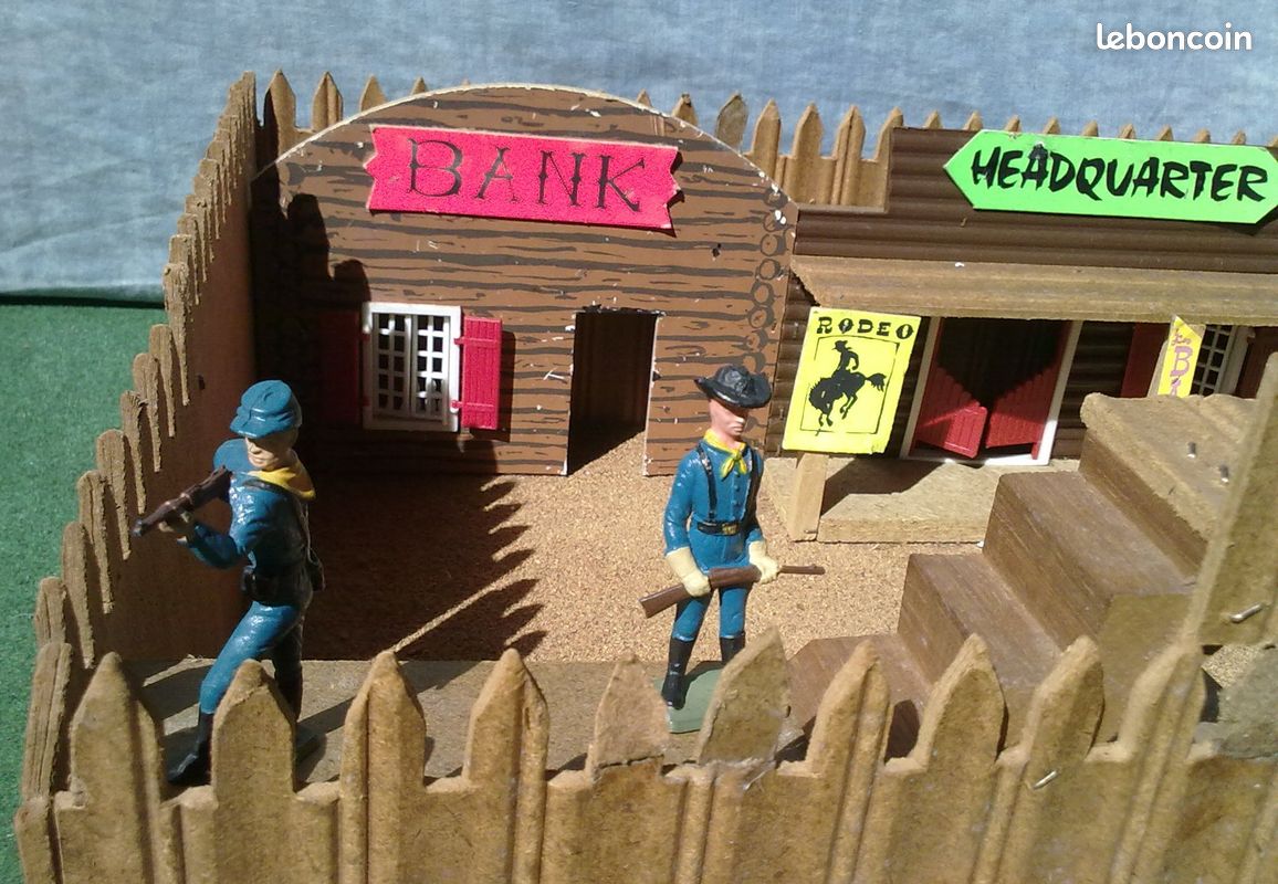 Fort En Bois Vintage Années 60/70 - Style Starlux Ou Depreux - À Restaurer
