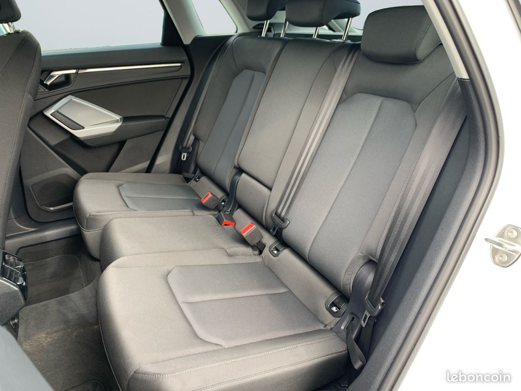 AUDI Q3 35 TDI 150 ch S tronic 7 Design (image 15)