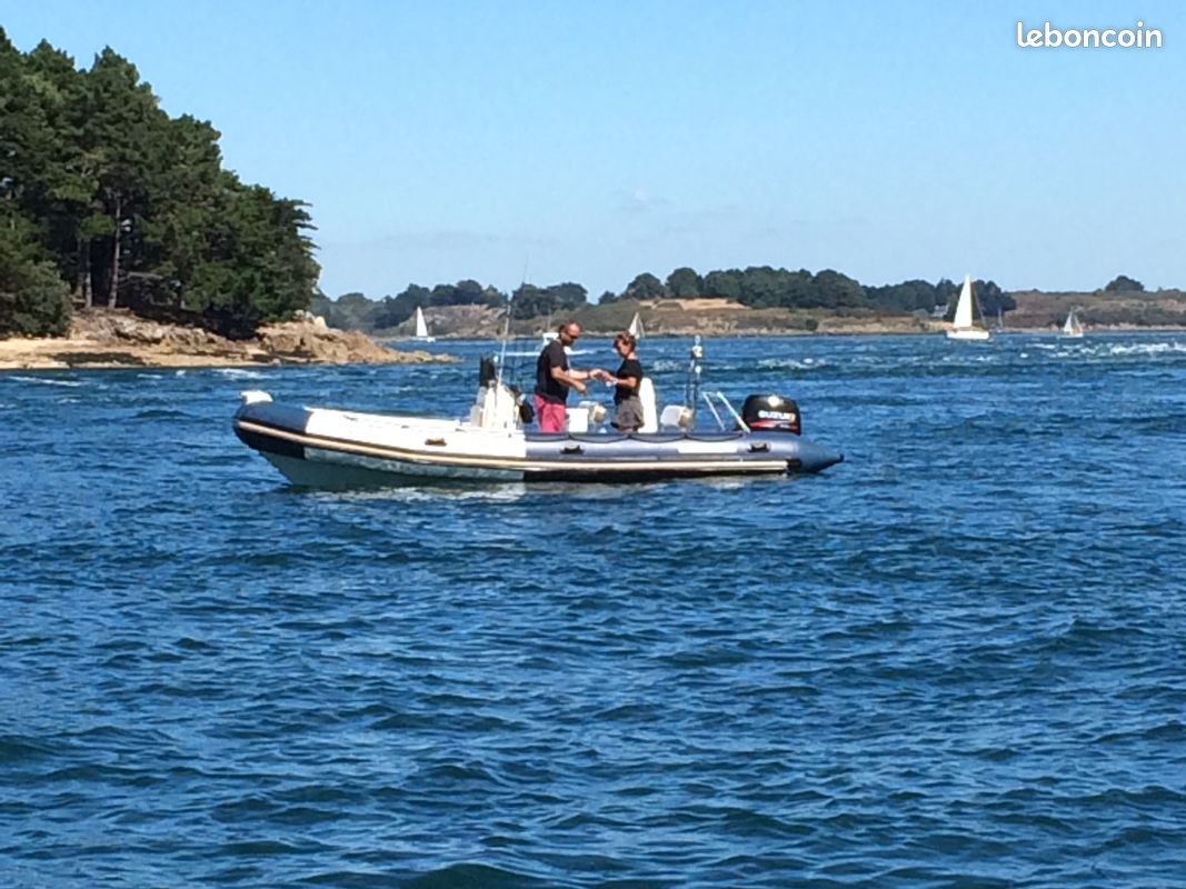 Bateau semi rigide BOMBARD 115cv Suzuki Nautisme