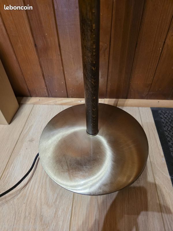 Lampadaire design métal & bois – Élégance moderne (image 13)