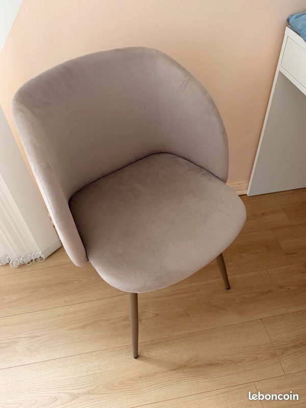 Six Chaises fauteuils nettoyable facilement (image 1)