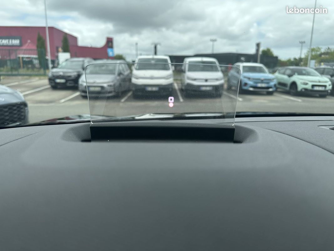 CITROEN C4 PureTech 155 S&S EAT8 Shine Pack (image 17)