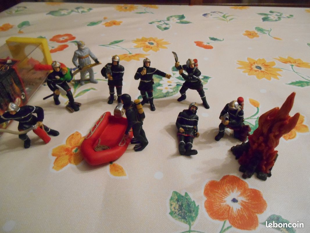 Figurines pompiers playstoy (image 3)