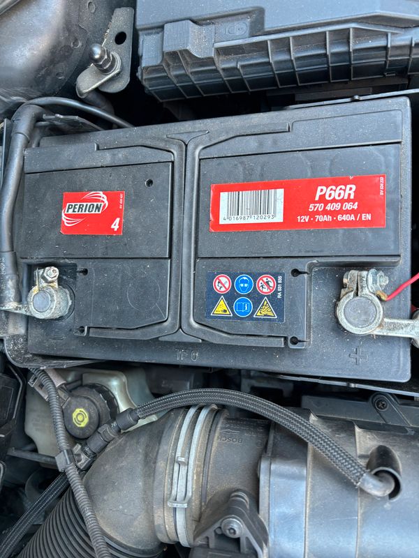 Batterie Audi A3 bon état - Équipement auto