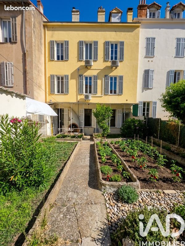 Appartement 5 pièces 105 m² · à Cannes · 105 m² · 350 000 €