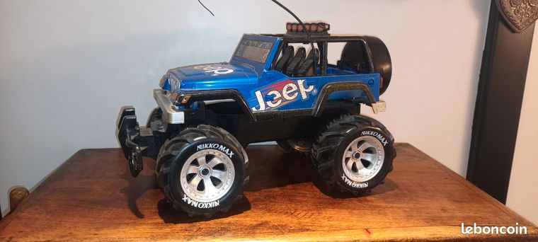 Jeep Wrangler en horloge miniature | AUTO HORLOGE