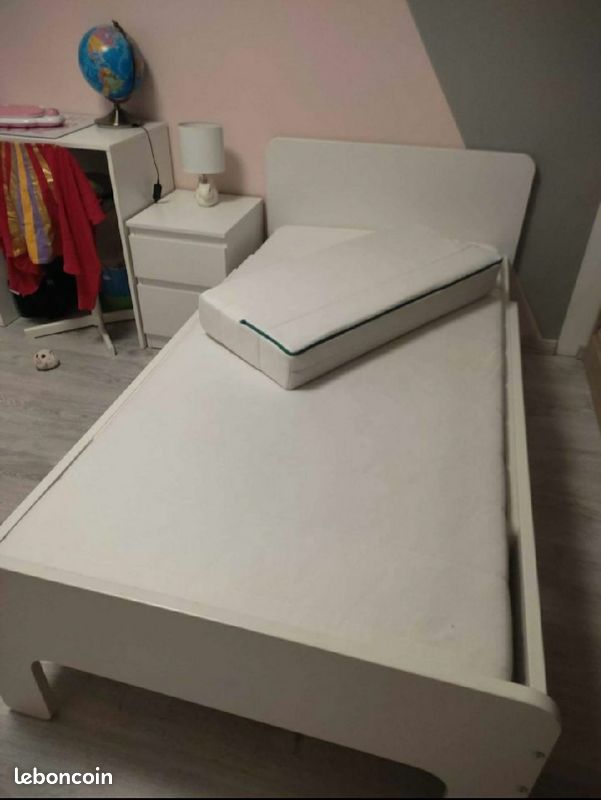 Lit évolutif ikea slakt avec matelas et chevet (image 1)