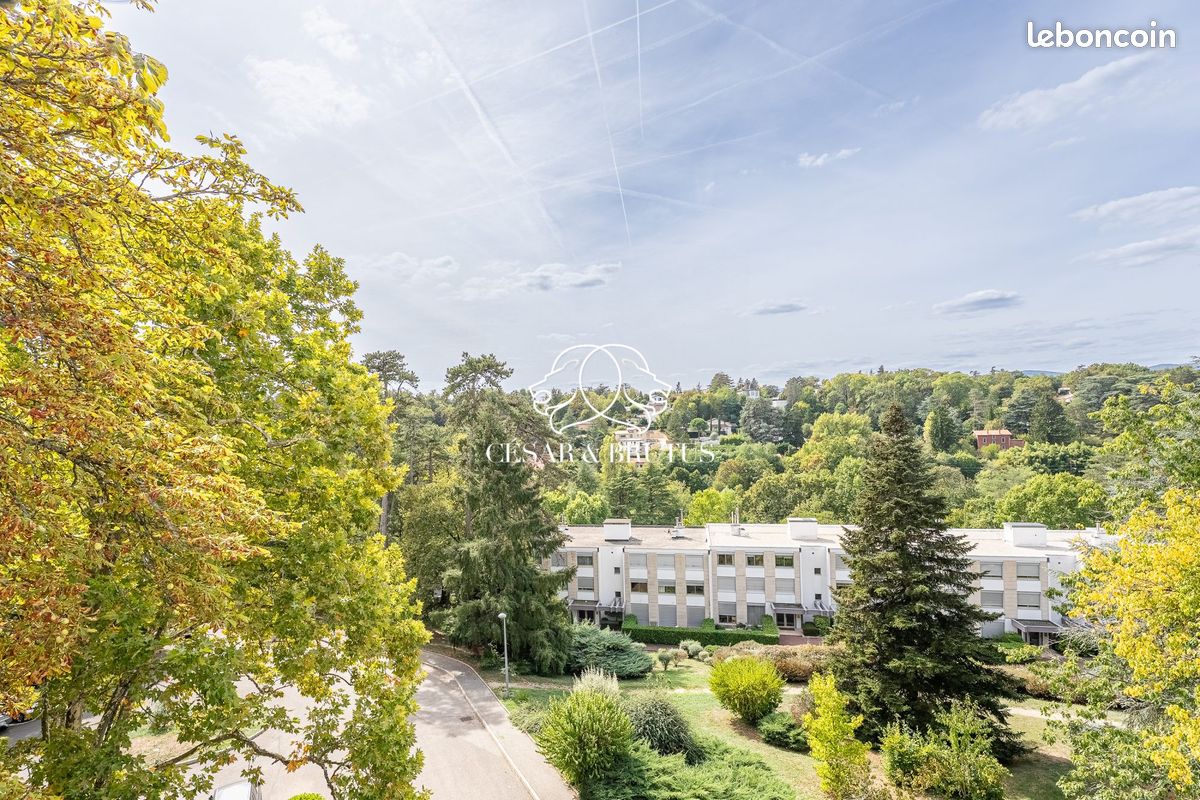 Appartement 6 pièces 145 m² · à Charbonnières-les-Bains · 145 m² · 680 000 €