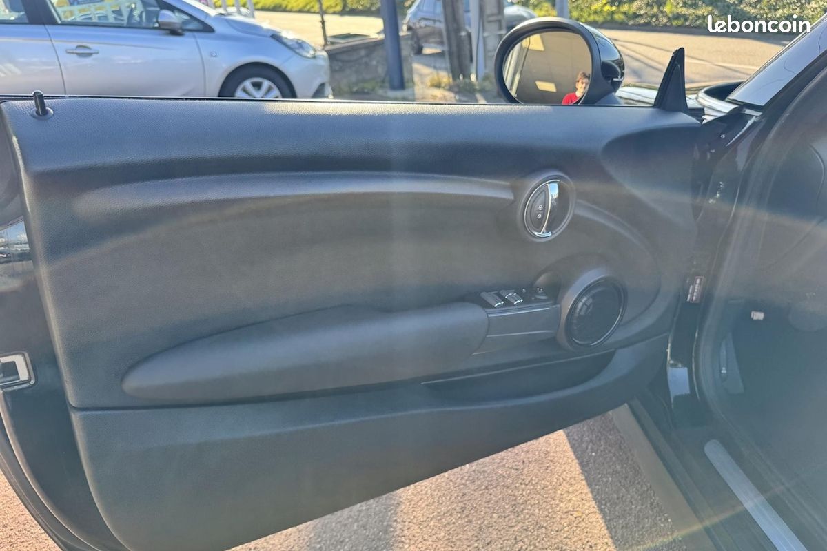 MINI MINI Cabriolet 1.5i 136 BVA F57 Chili (image 14)