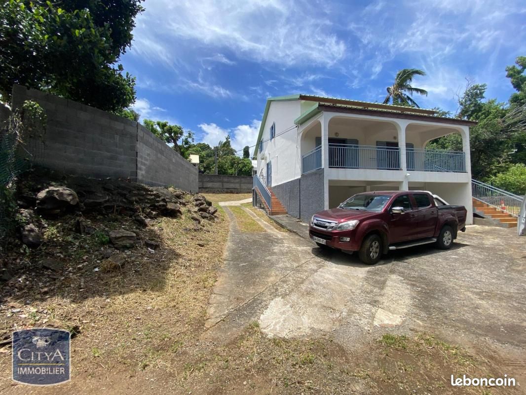 Maison 5 pièces 110 m² · à Saint-Denis · 110 m² · 485 000 €