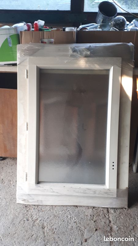 Fenêtre en PVC double vitrage opaque (image 1)