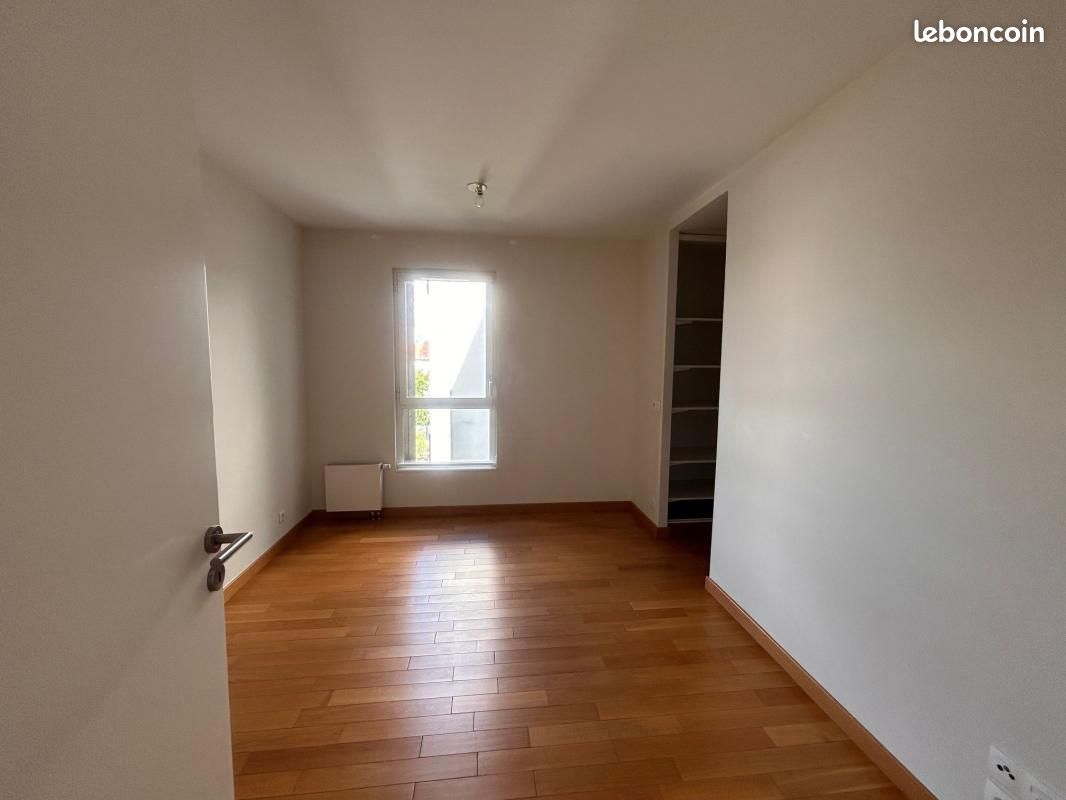 Appartement a louer saint-pierre-des-corps - 4 pièce(s) - 107 m2 - Surfyn