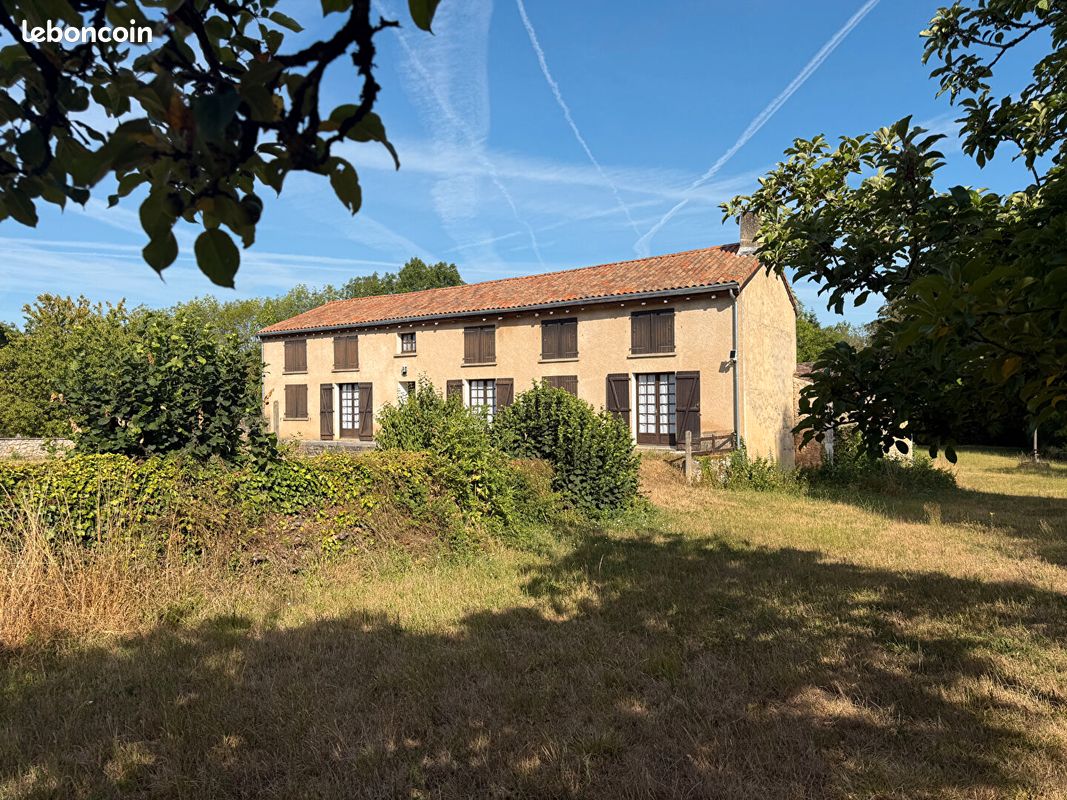 Maison 5 pièces 151 m² · à Château-Larcher · 151 m² · 254 000 €