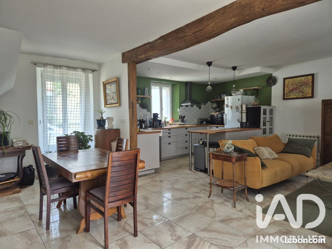 Maison 5 pièces 106 m² · à Villebougis · 106 m² · 185 000 €