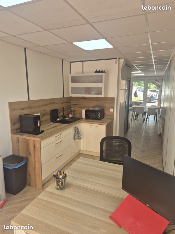 Bureau à partager – Gaillard – Douane de Moillesulaz – 350 /mois CC (image 1)