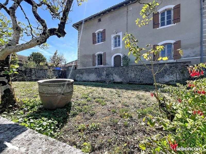 Maison 6 pièces 100 m² · à Étagnac · 100 m² · 54 800 €