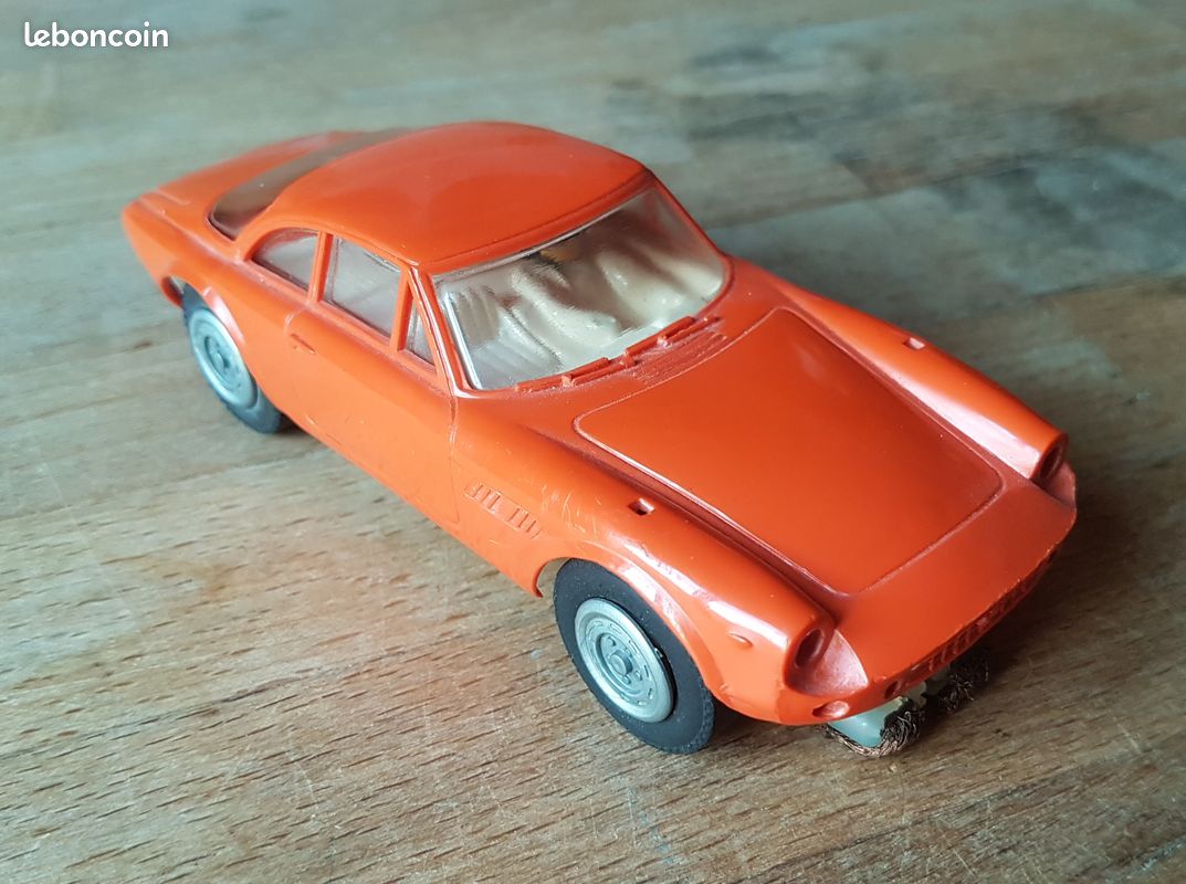 Stabo 40015 - Carrosserie de Ferrari 500 GT Rouge Vitrage Transparent Parechocs