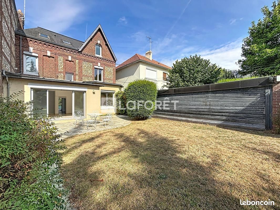 Maison 10 pièces 192 m² · à Rouen · 192 m² · 2 500 €/mois