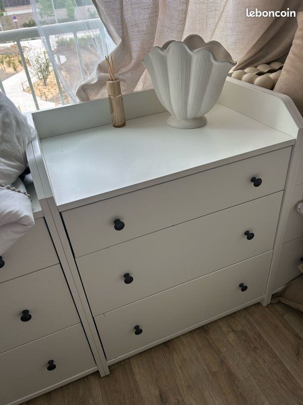 Commode (image 1)
