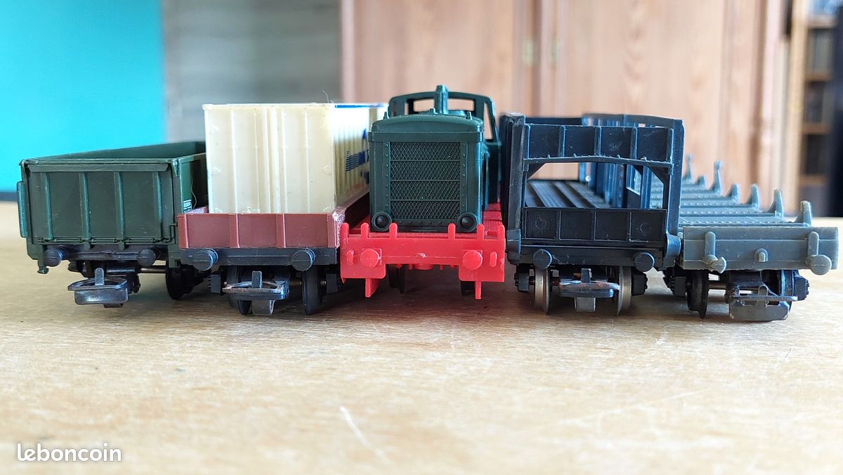 ANCIENNE CARCASSE wagon postes jouef train electrique a remonter EUR 9