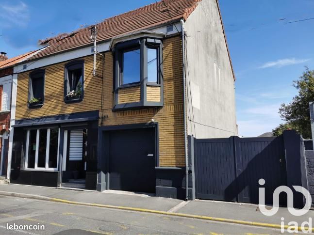 Maison 8 pièces 235 m² · à Houdain · 235 m² · 220 000 €