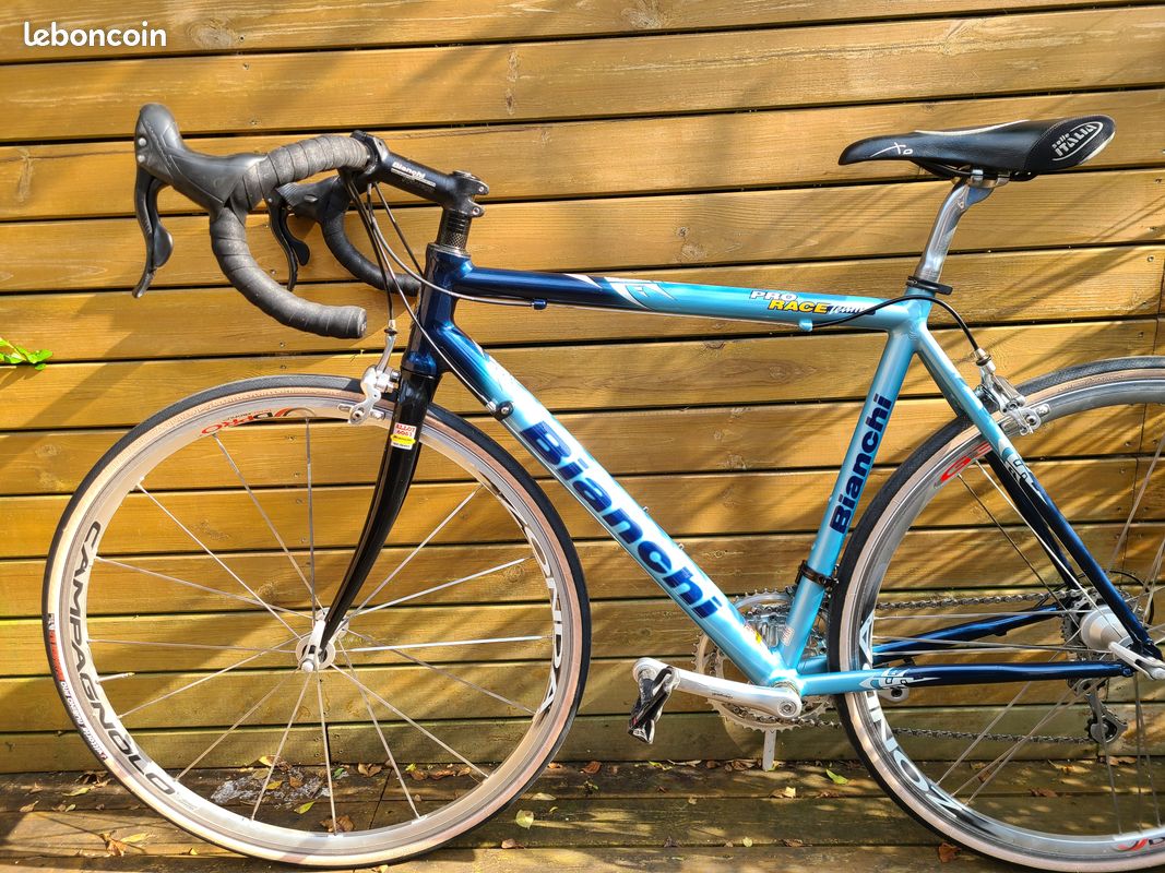 Velo de route Bianchi cadre Alu full campagnolo 10 vitesses