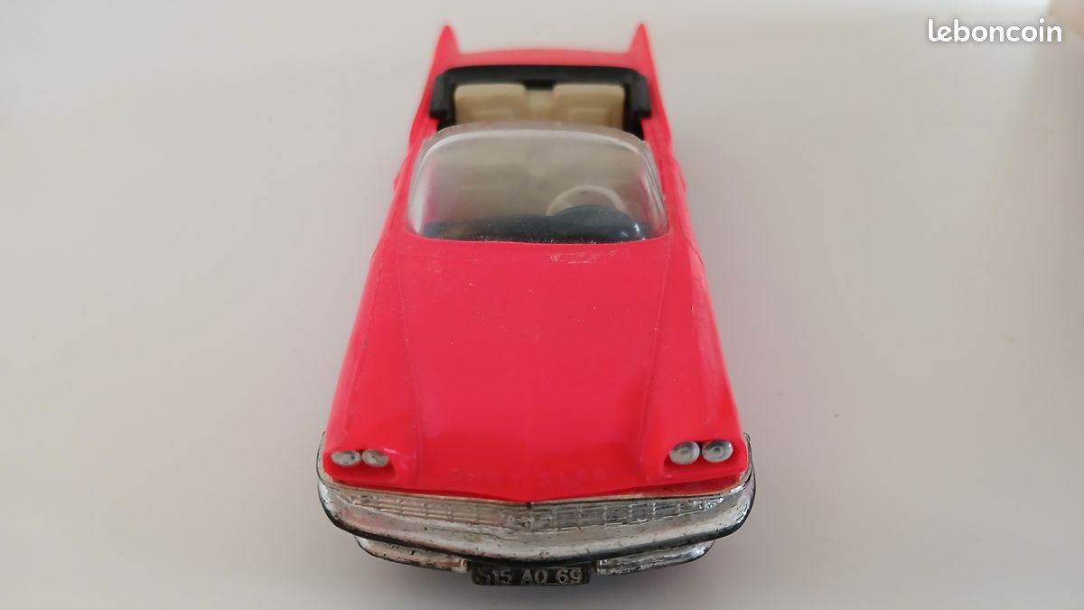 Norev 1/43 Chrysler New Yorker 1960 Rouge – Avec Remorque Et Bateau Rocca