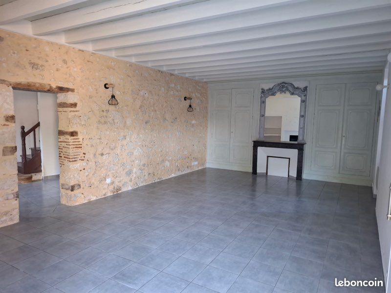 Appartement 4 pièces 120 m² · à Saint-Antoine-de-Ficalba · 120 m² · 700 €