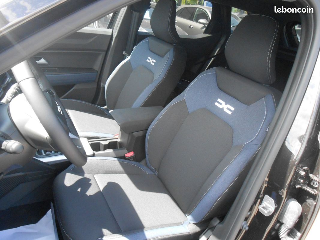 DACIA Duster Hybrid 140 Journey 4 X 2 (image 13)