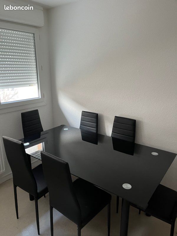 Ensemble table et 6 chaises (image 1)
