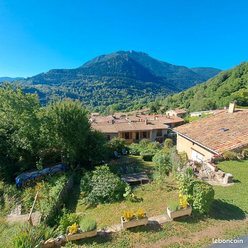 Maison 5 pièces 164 m² · à Montségur · 164 m² · 214 000 €