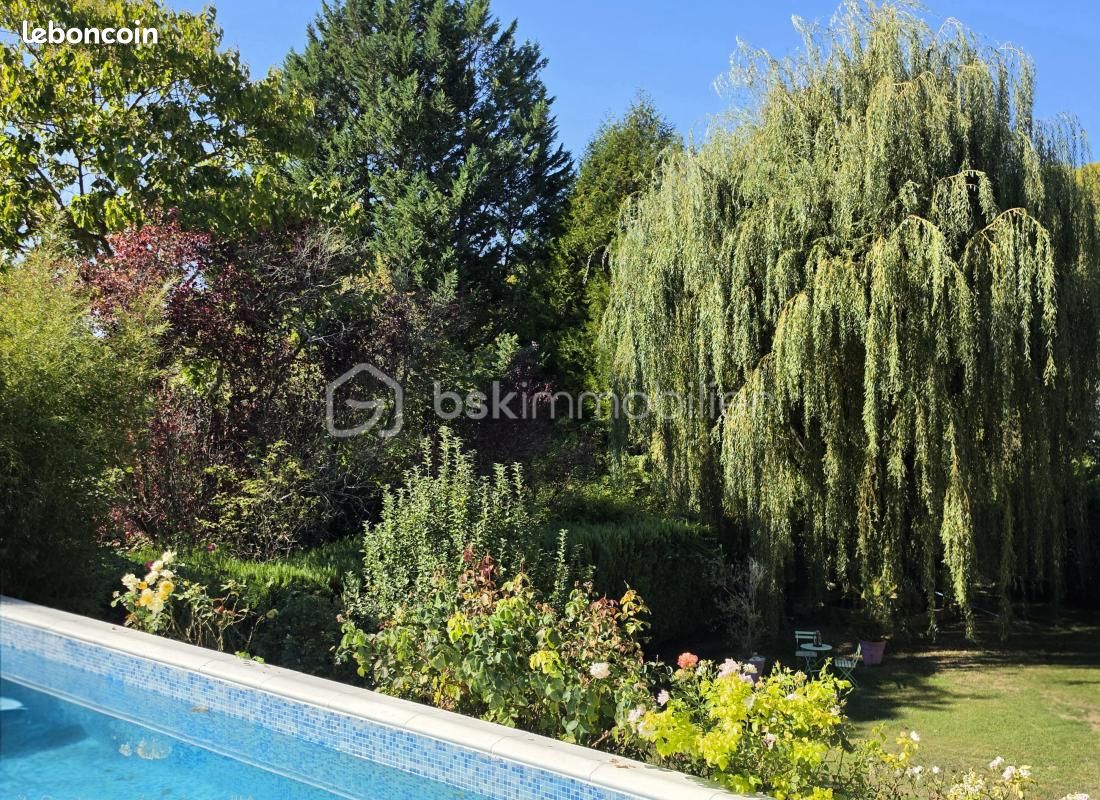 Maison 8 pièces 175 m² · à Maule · 175 m² · 686 000 €