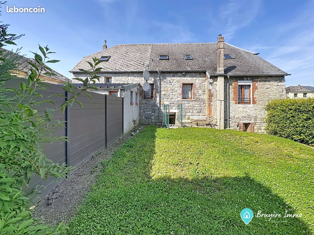 Maison 13 pièces 220 m² · à Glageon · 220 m² · 159 000 €