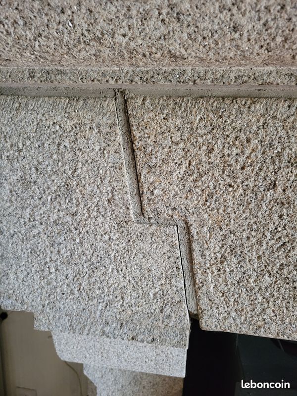 SACRIFIER CHEMINEE EN GRANIT 1M50 AVEC INSERT ET CONDUIT golfe du morbihan (image 4)