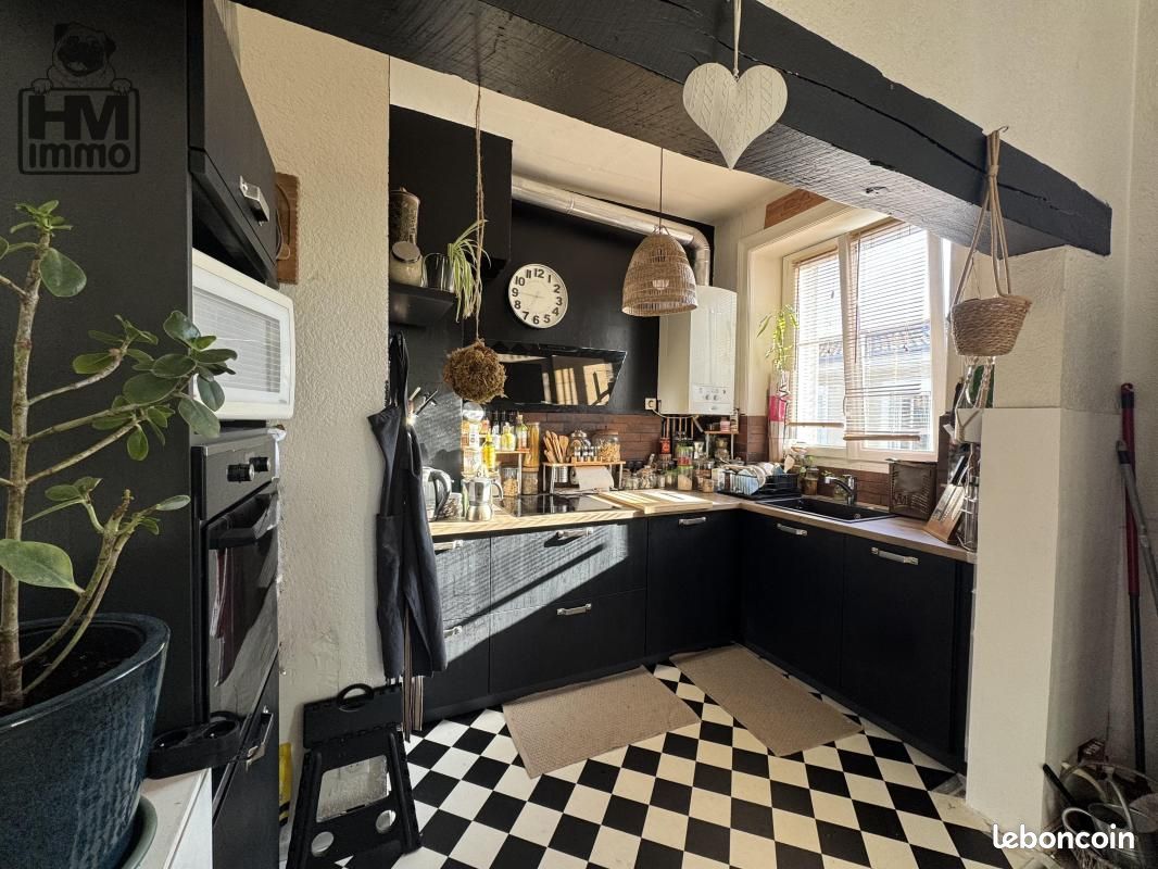 Appartement 7 pièces 138 m² · à Limoges · 138 m² · 950 €